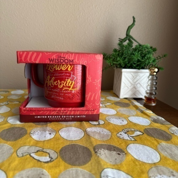 Disney Limited Edition Wisdom Mulan the Emperor NIB red mug - Picture 1 of 15